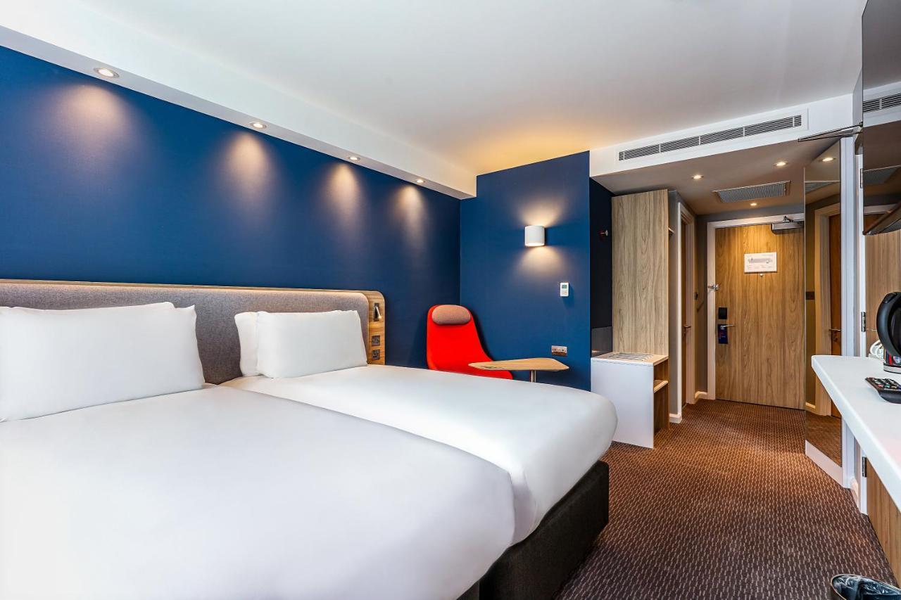 Holiday Inn Express - Bicester By Ihg Exterior foto